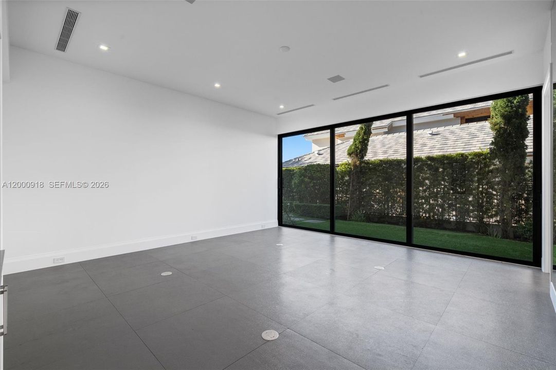 For Sale: $15,995,000 (10 beds, 7 baths, 9655 Square Feet)