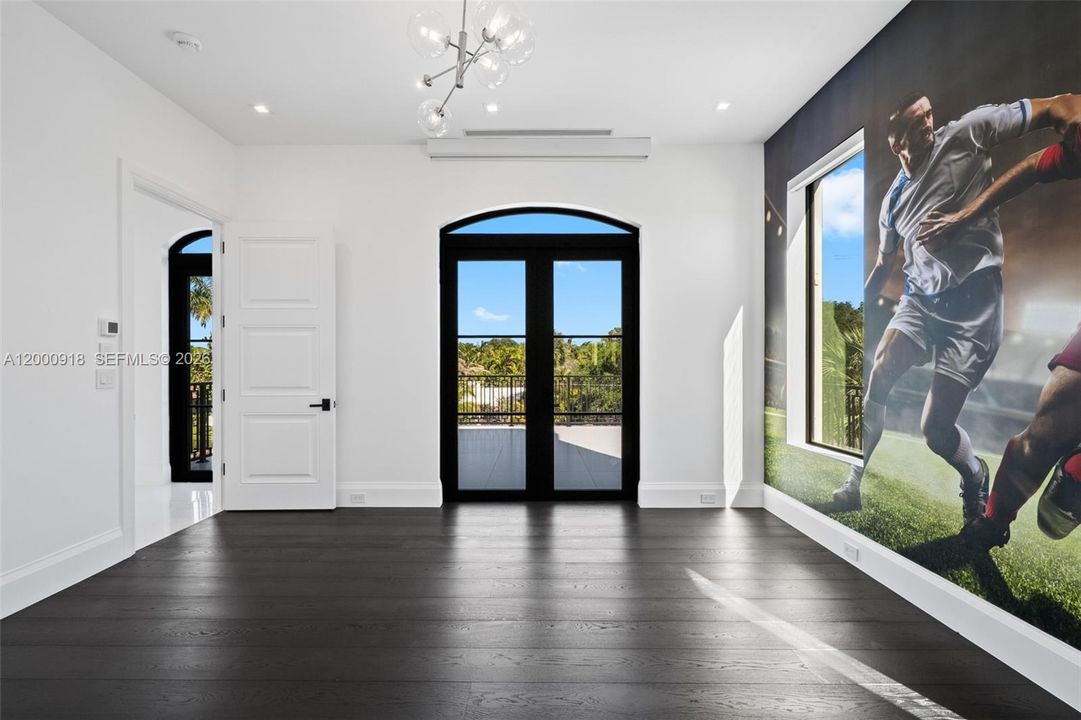 For Sale: $15,995,000 (10 beds, 7 baths, 9655 Square Feet)