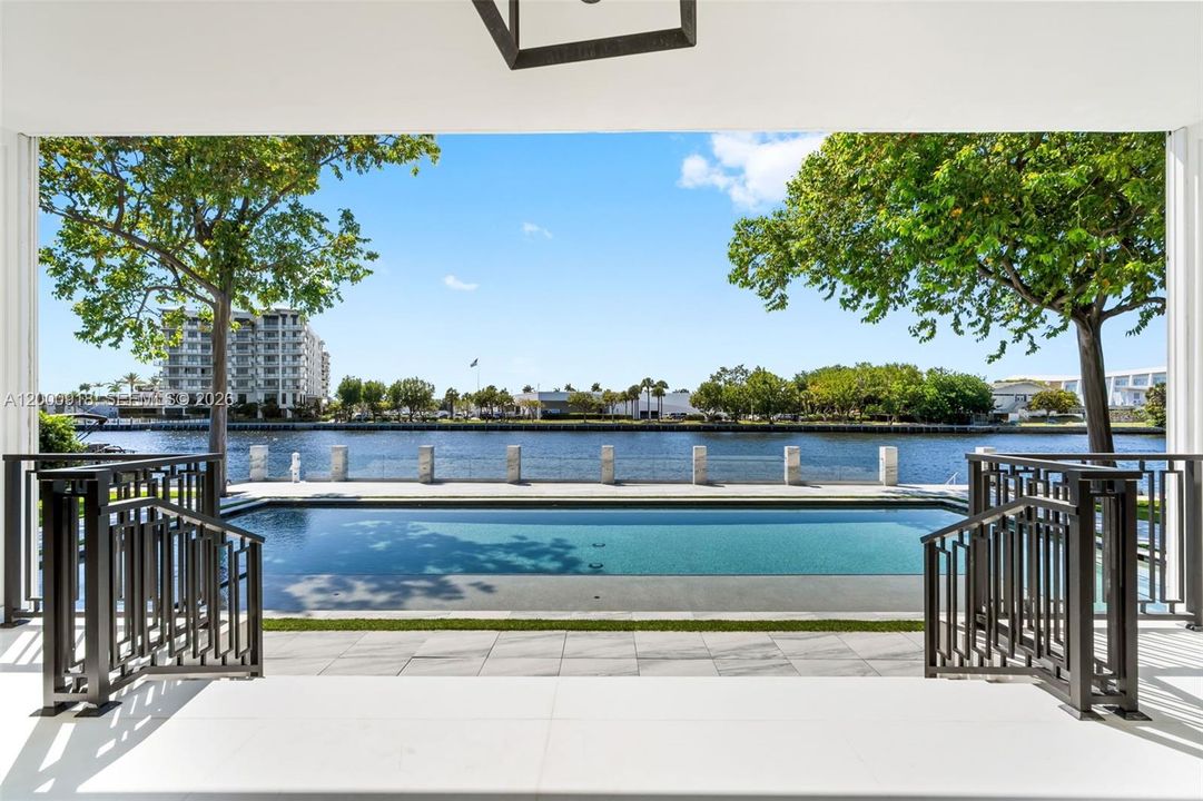 For Sale: $15,995,000 (10 beds, 7 baths, 9655 Square Feet)