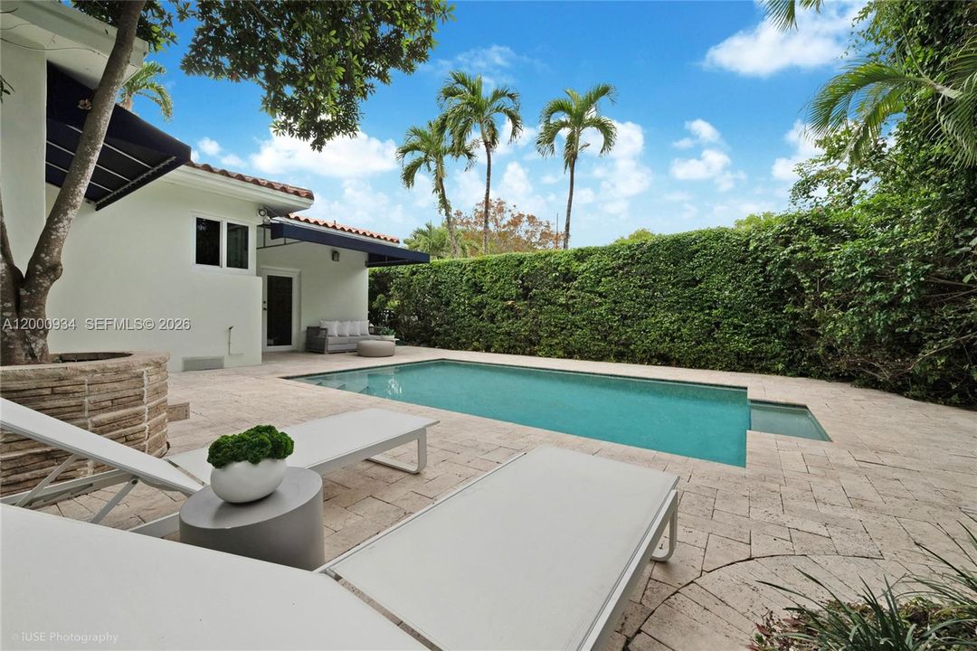 Delightful Pool & Patio!