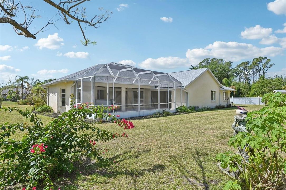 For Sale: $444,900 (4 beds, 2 baths, 2577 Square Feet)