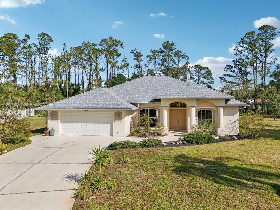 For Sale: $444,900 (4 beds, 2 baths, 2577 Square Feet)