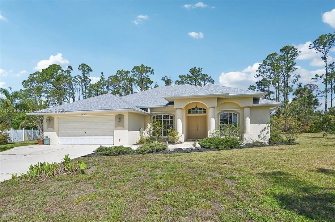 For Sale: $444,900 (4 beds, 2 baths, 2577 Square Feet)