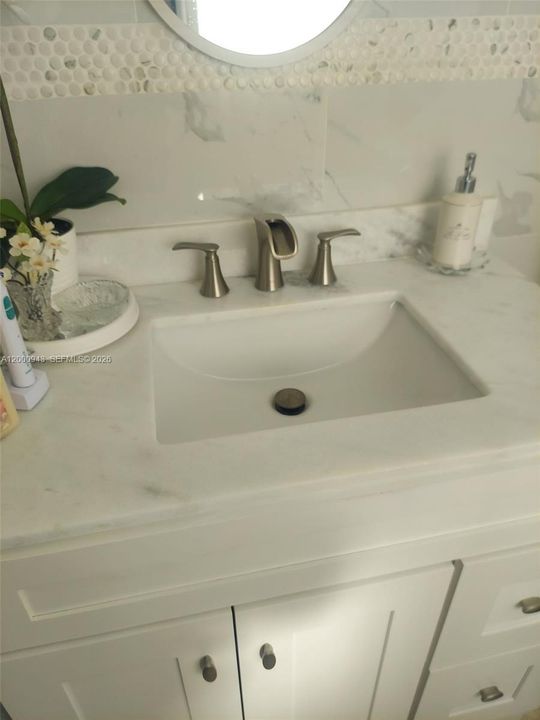На продажу: $175,000 (2 спален, 1 ванн, 953 Квадратных фут)