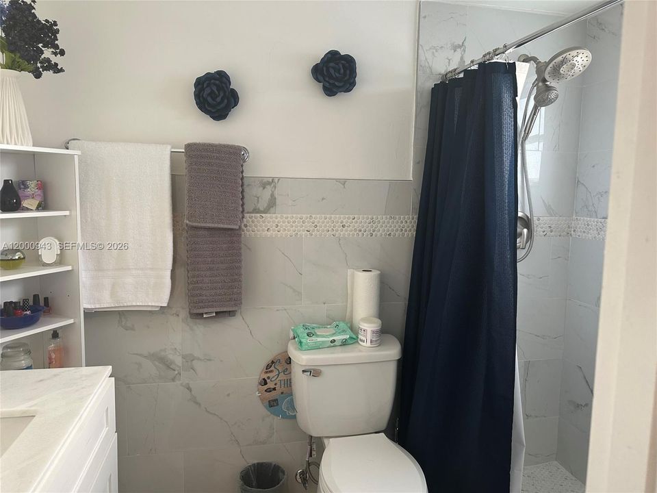 На продажу: $175,000 (2 спален, 1 ванн, 953 Квадратных фут)