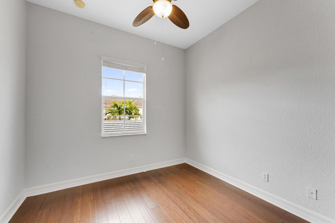 709bedroom3