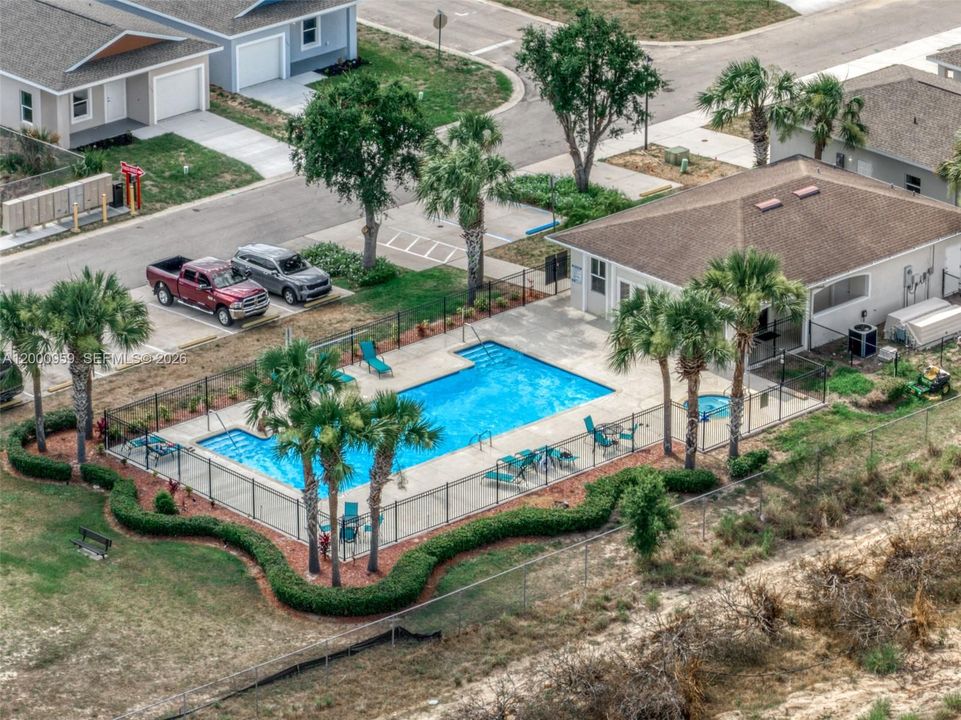 Active With Contract: $1,595 (3 beds, 2 baths, 1205 Square Feet)