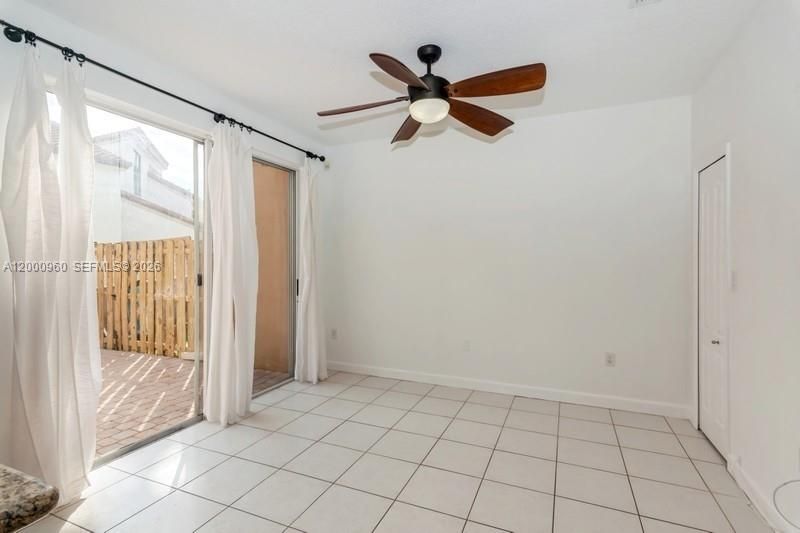 Active With Contract: $3,000 (3 beds, 2 baths, 1593 Square Feet)