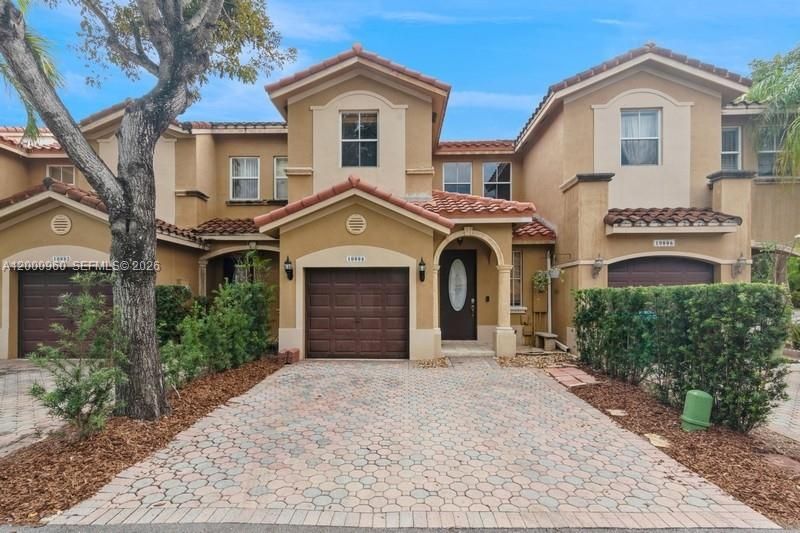Active With Contract: $3,000 (3 beds, 2 baths, 1593 Square Feet)