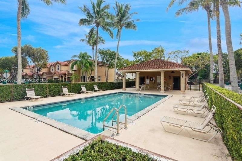 Active With Contract: $3,000 (3 beds, 2 baths, 1593 Square Feet)