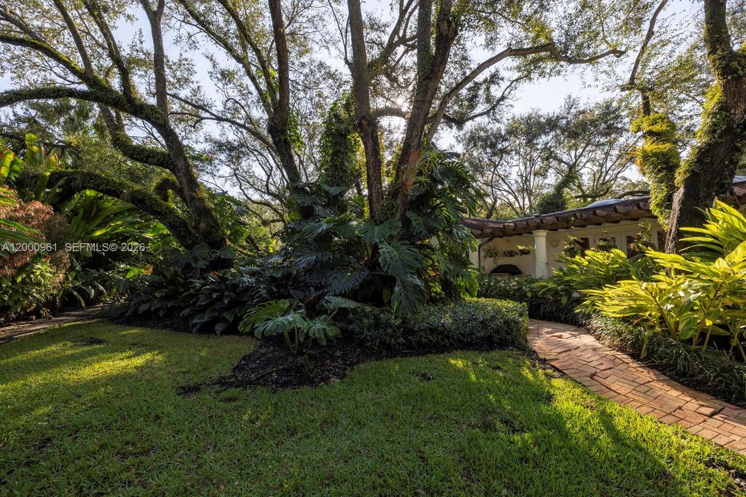 Recientemente alquilado: $39,000 (6 camas, 5 baños, 8534 Pies cuadrados)