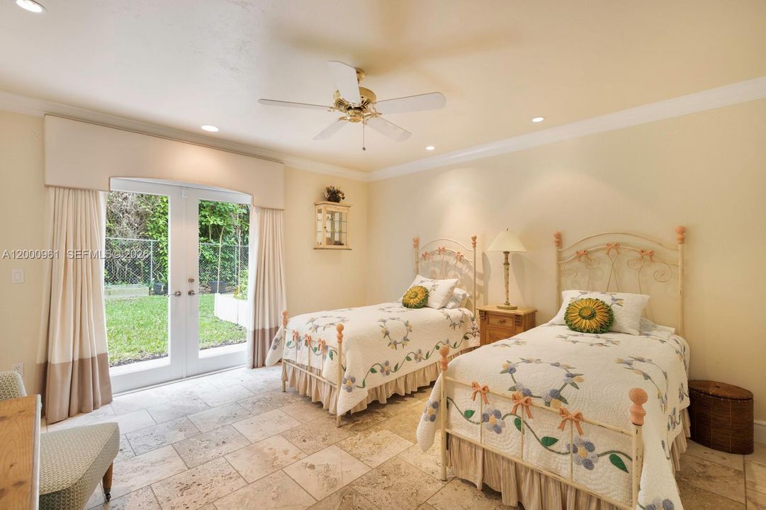 Recientemente alquilado: $39,000 (6 camas, 5 baños, 8534 Pies cuadrados)