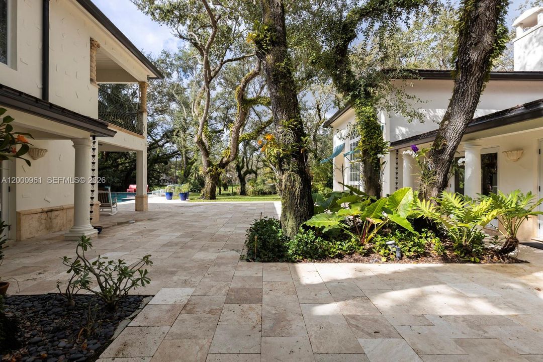 Recientemente alquilado: $39,000 (6 camas, 5 baños, 8534 Pies cuadrados)