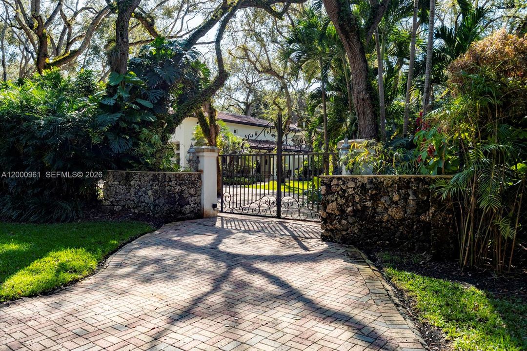 Recientemente alquilado: $39,000 (6 camas, 5 baños, 8534 Pies cuadrados)