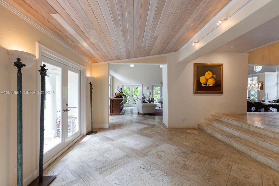 Recientemente alquilado: $39,000 (6 camas, 5 baños, 8534 Pies cuadrados)