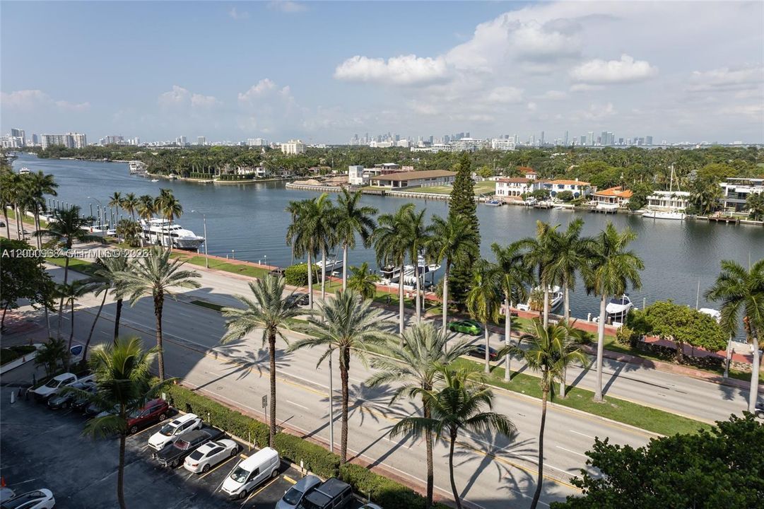 Recently Sold: $850,000 (2 beds, 2 baths, 1030 Square Feet)