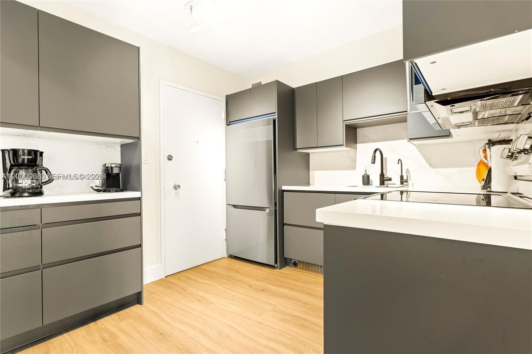 Recently Sold: $850,000 (2 beds, 2 baths, 1030 Square Feet)