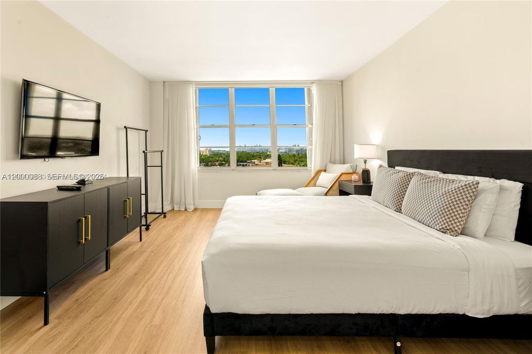 Recently Sold: $850,000 (2 beds, 2 baths, 1030 Square Feet)