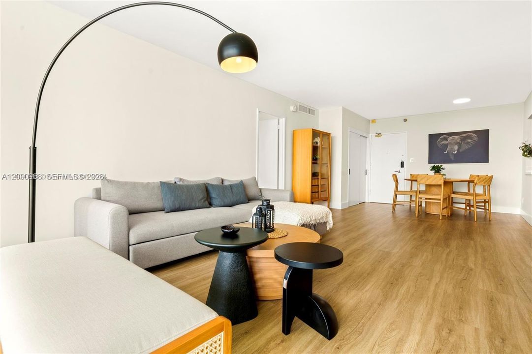 Recently Sold: $850,000 (2 beds, 2 baths, 1030 Square Feet)