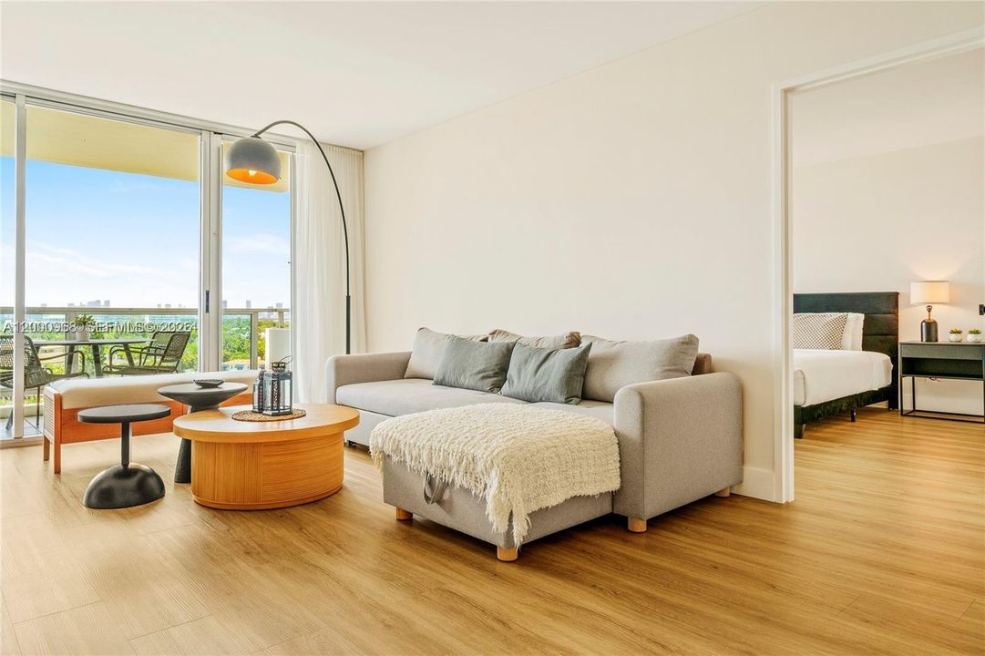 Recently Sold: $850,000 (2 beds, 2 baths, 1030 Square Feet)