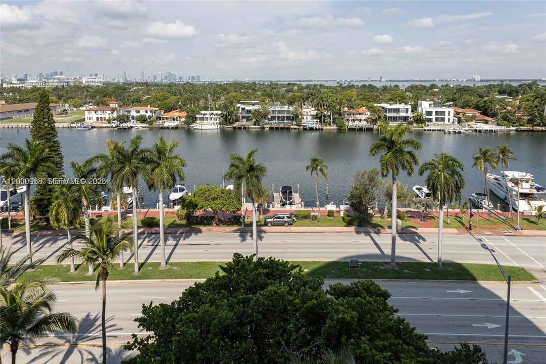 Recently Sold: $850,000 (2 beds, 2 baths, 1030 Square Feet)