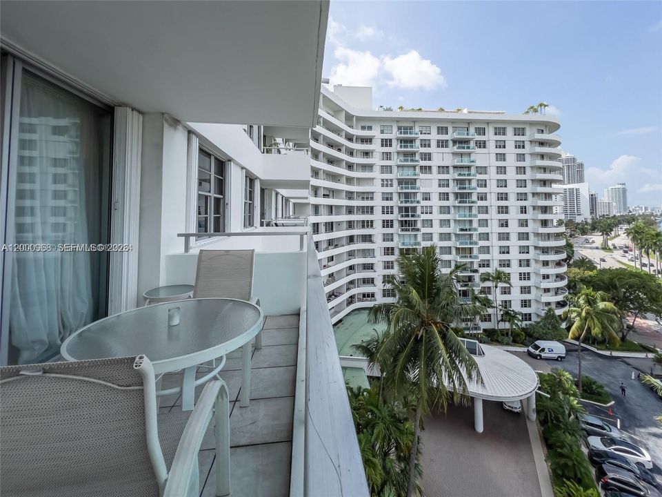 Recently Sold: $850,000 (2 beds, 2 baths, 1030 Square Feet)