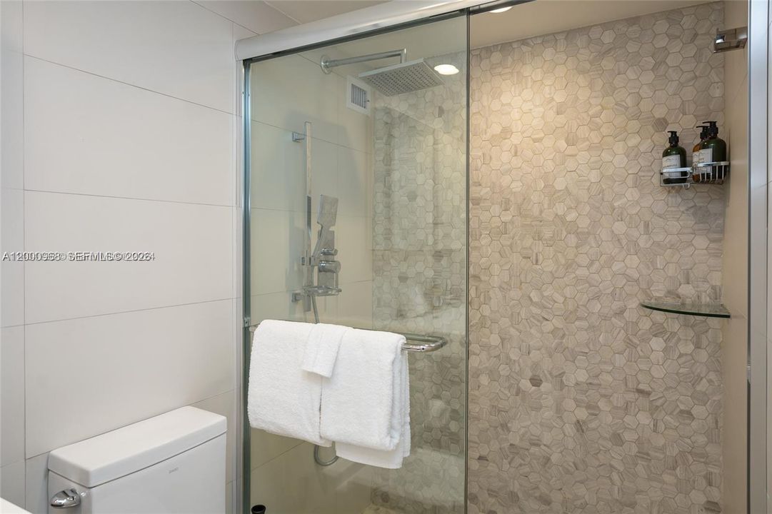 Recently Sold: $850,000 (2 beds, 2 baths, 1030 Square Feet)