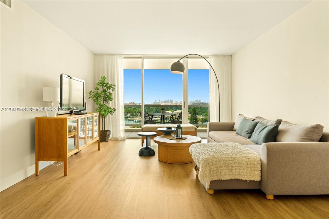 Recently Sold: $850,000 (2 beds, 2 baths, 1030 Square Feet)