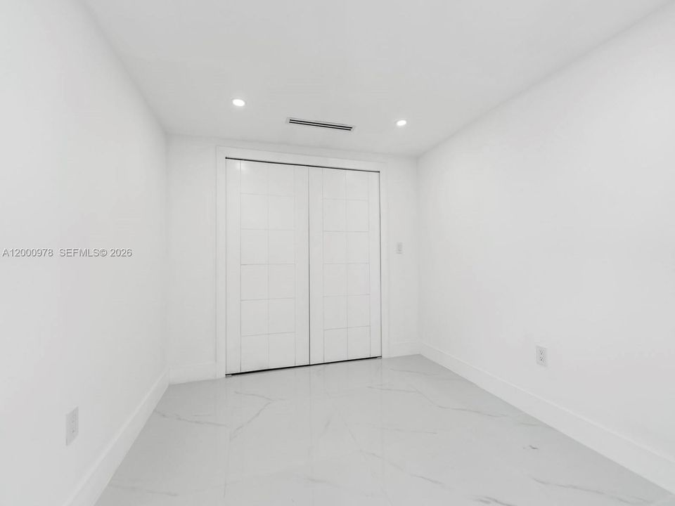На продажу: $1,750,000 (4 спален, 2 ванн, 2494 Квадратных фут)