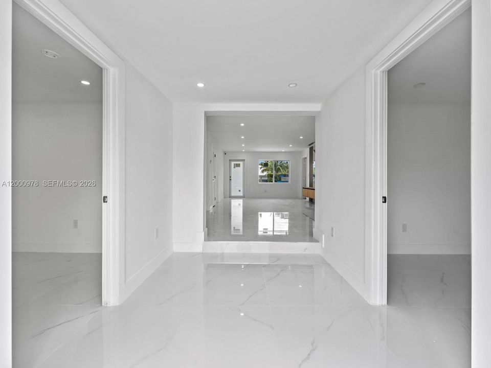 На продажу: $1,750,000 (4 спален, 2 ванн, 2494 Квадратных фут)