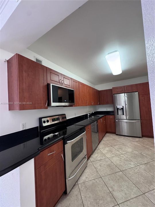 Activo con contrato: $1,850 (1 camas, 1 baños, 934 Pies cuadrados)