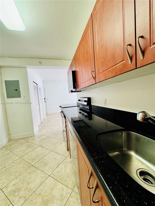 Activo con contrato: $1,850 (1 camas, 1 baños, 934 Pies cuadrados)