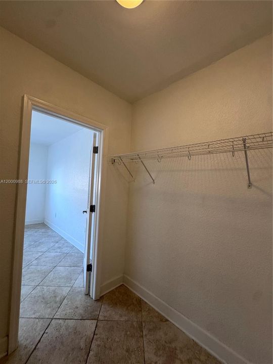 Activo con contrato: $1,850 (1 camas, 1 baños, 934 Pies cuadrados)