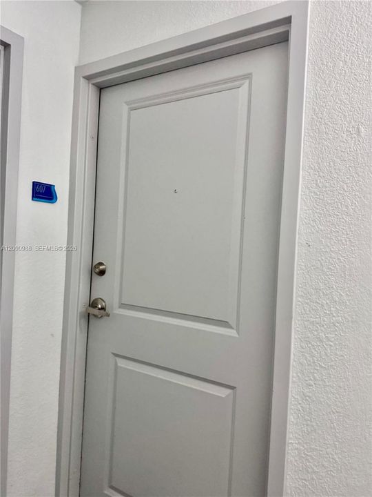 estra closet
