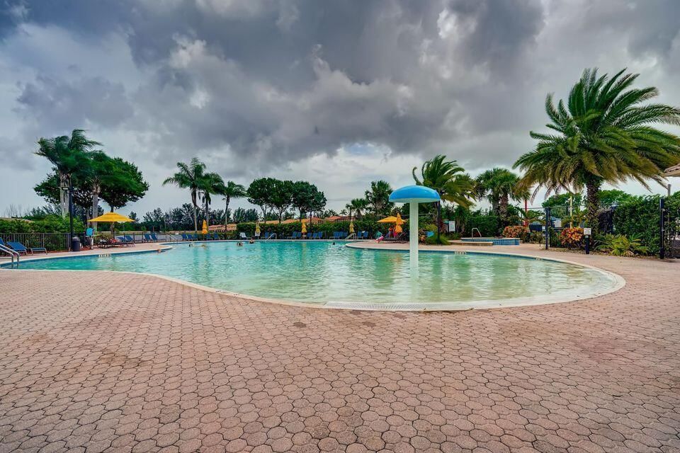 Briar Bay pool