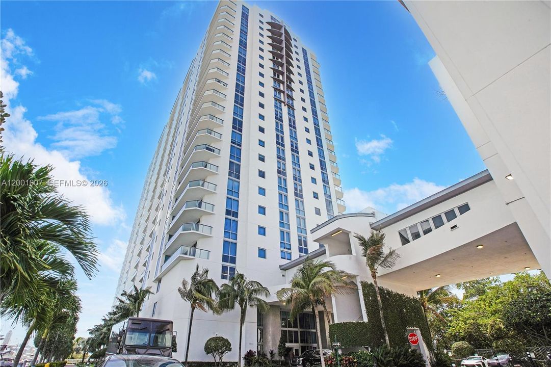 For Sale: $1,300,000 (2 beds, 3 baths, 1750 Square Feet)