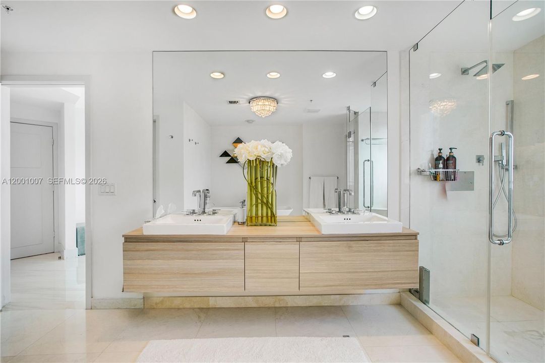 For Sale: $1,300,000 (2 beds, 3 baths, 1750 Square Feet)