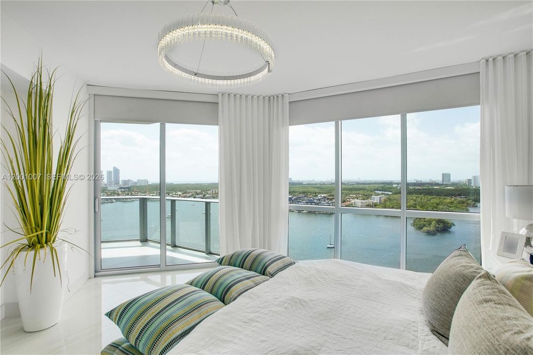 For Sale: $1,300,000 (2 beds, 3 baths, 1750 Square Feet)