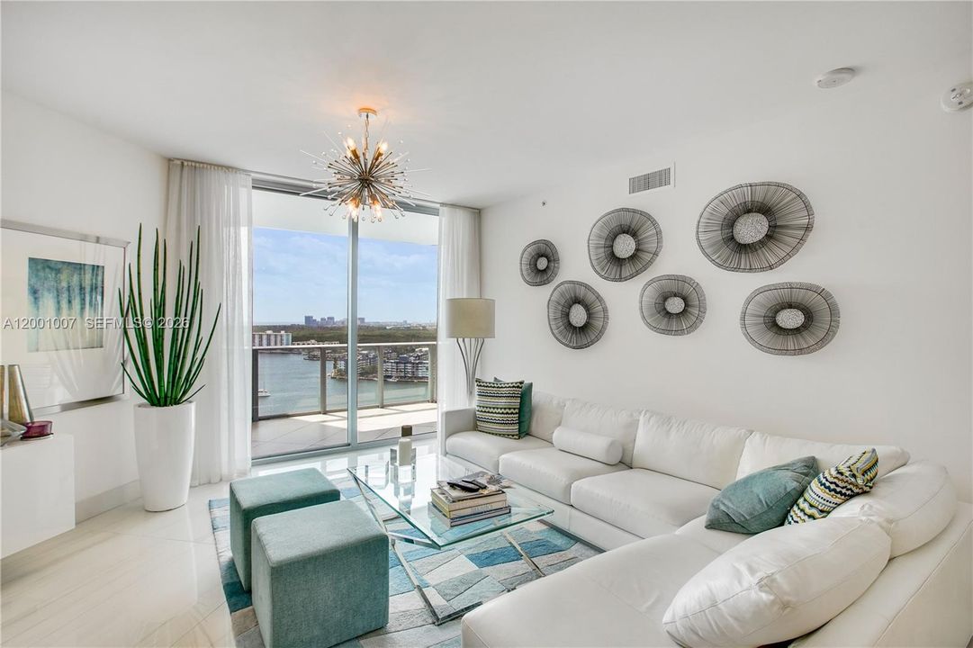 For Sale: $1,300,000 (2 beds, 3 baths, 1750 Square Feet)