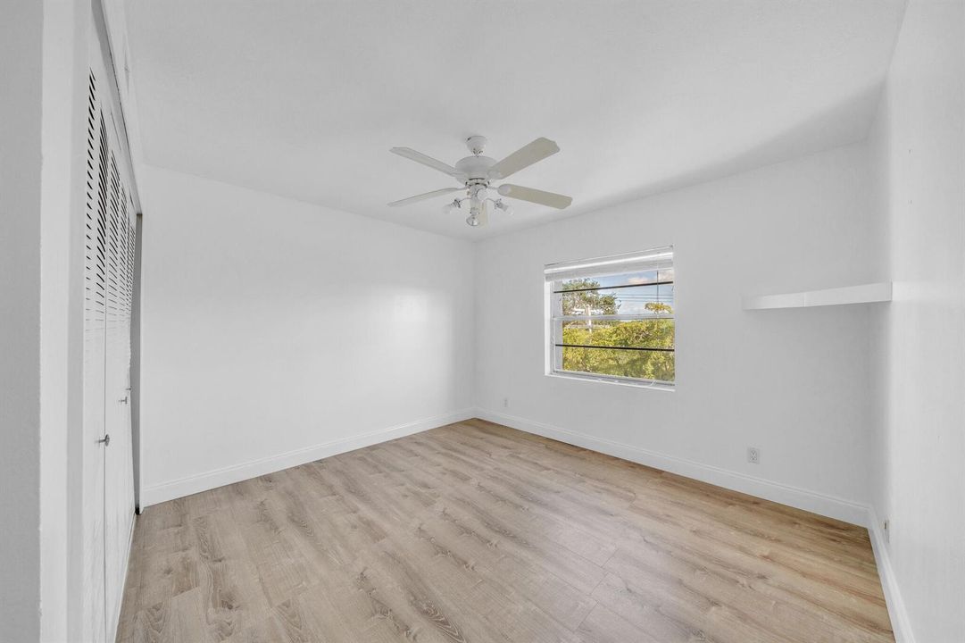 23 Guest Bedroom A (1)