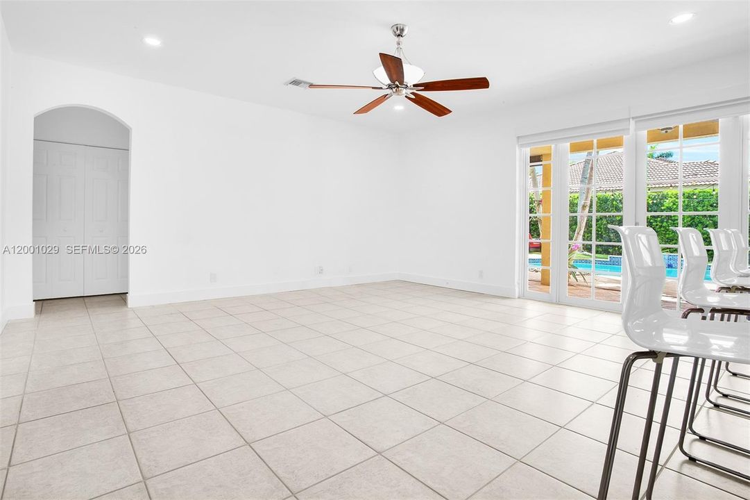 En Venta: $1,170,000 (4 camas, 3 baños, 2536 Pies cuadrados)
