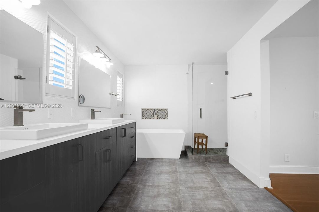 En Venta: $1,170,000 (4 camas, 3 baños, 2536 Pies cuadrados)