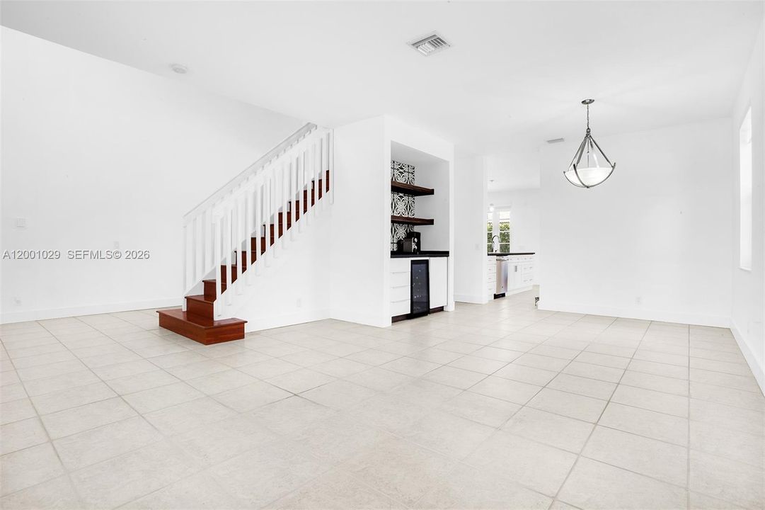 En Venta: $1,170,000 (4 camas, 3 baños, 2536 Pies cuadrados)
