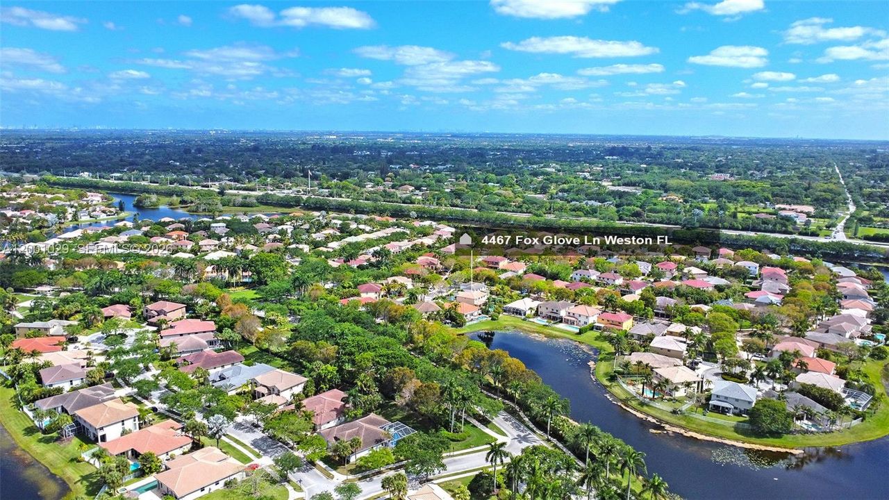 En Venta: $1,170,000 (4 camas, 3 baños, 2536 Pies cuadrados)