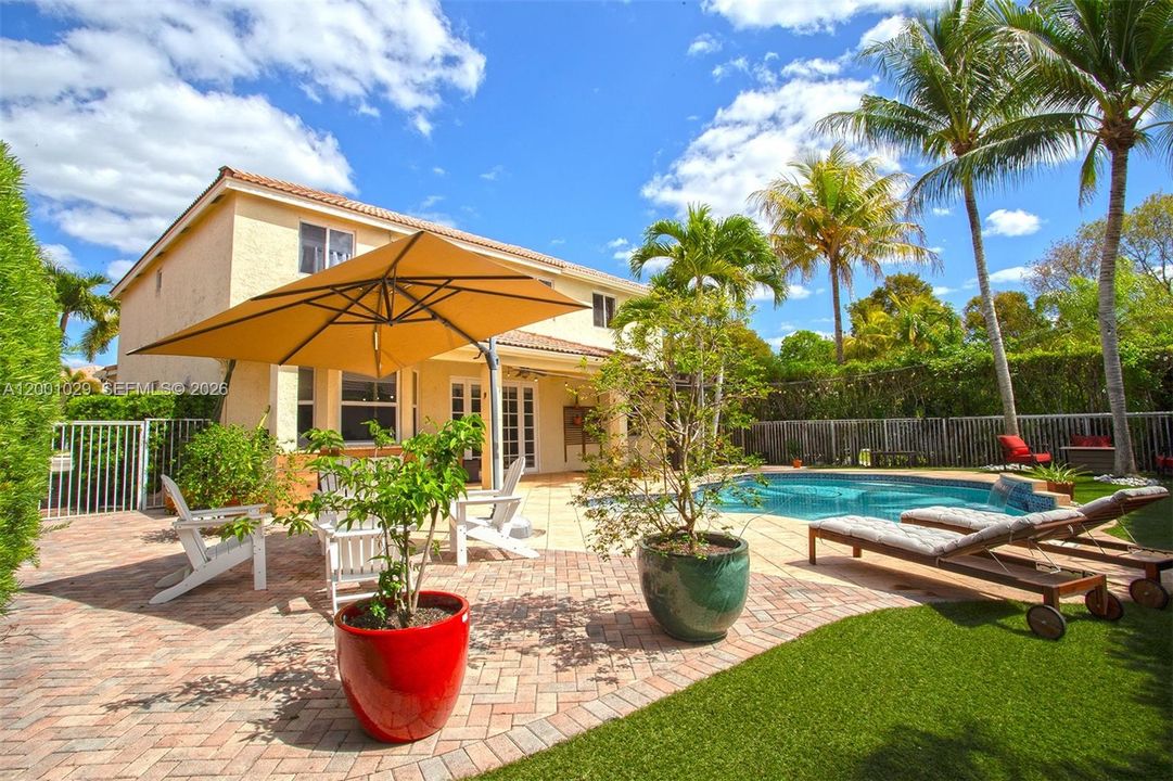 En Venta: $1,170,000 (4 camas, 3 baños, 2536 Pies cuadrados)
