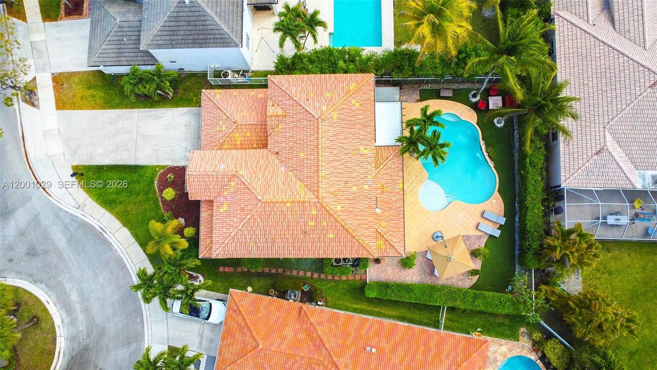 En Venta: $1,170,000 (4 camas, 3 baños, 2536 Pies cuadrados)