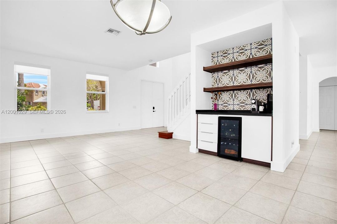 En Venta: $1,170,000 (4 camas, 3 baños, 2536 Pies cuadrados)