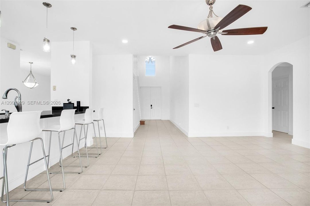 En Venta: $1,170,000 (4 camas, 3 baños, 2536 Pies cuadrados)