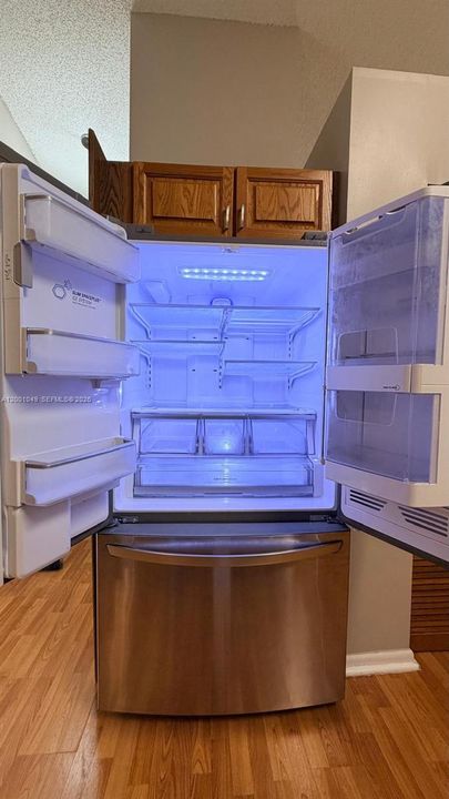 Activo con contrato: $5,275 (4 camas, 2 baños, 2215 Pies cuadrados)