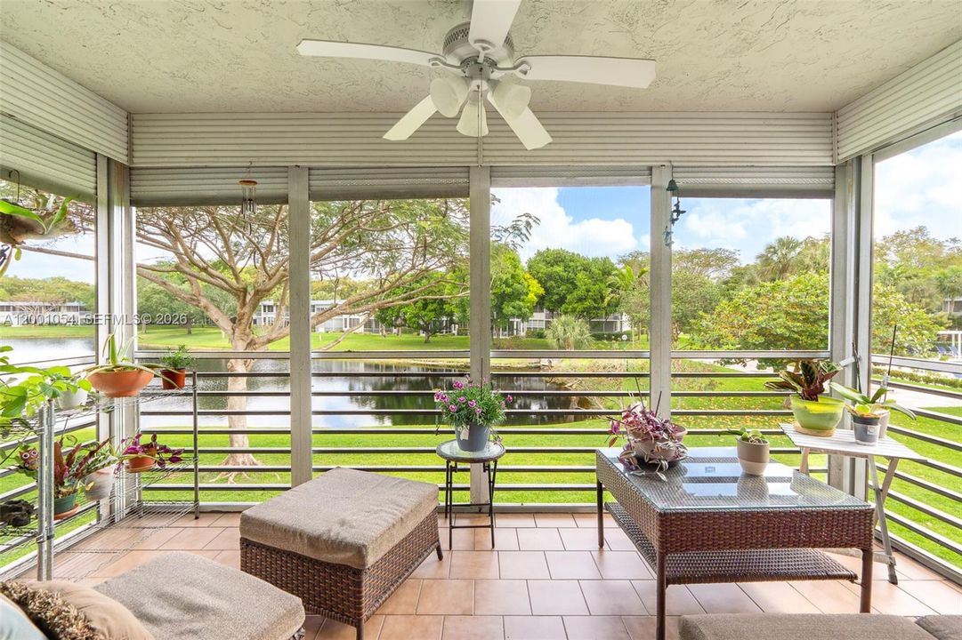 For Sale: $317,000 (3 beds, 3 baths, 1620 Square Feet)